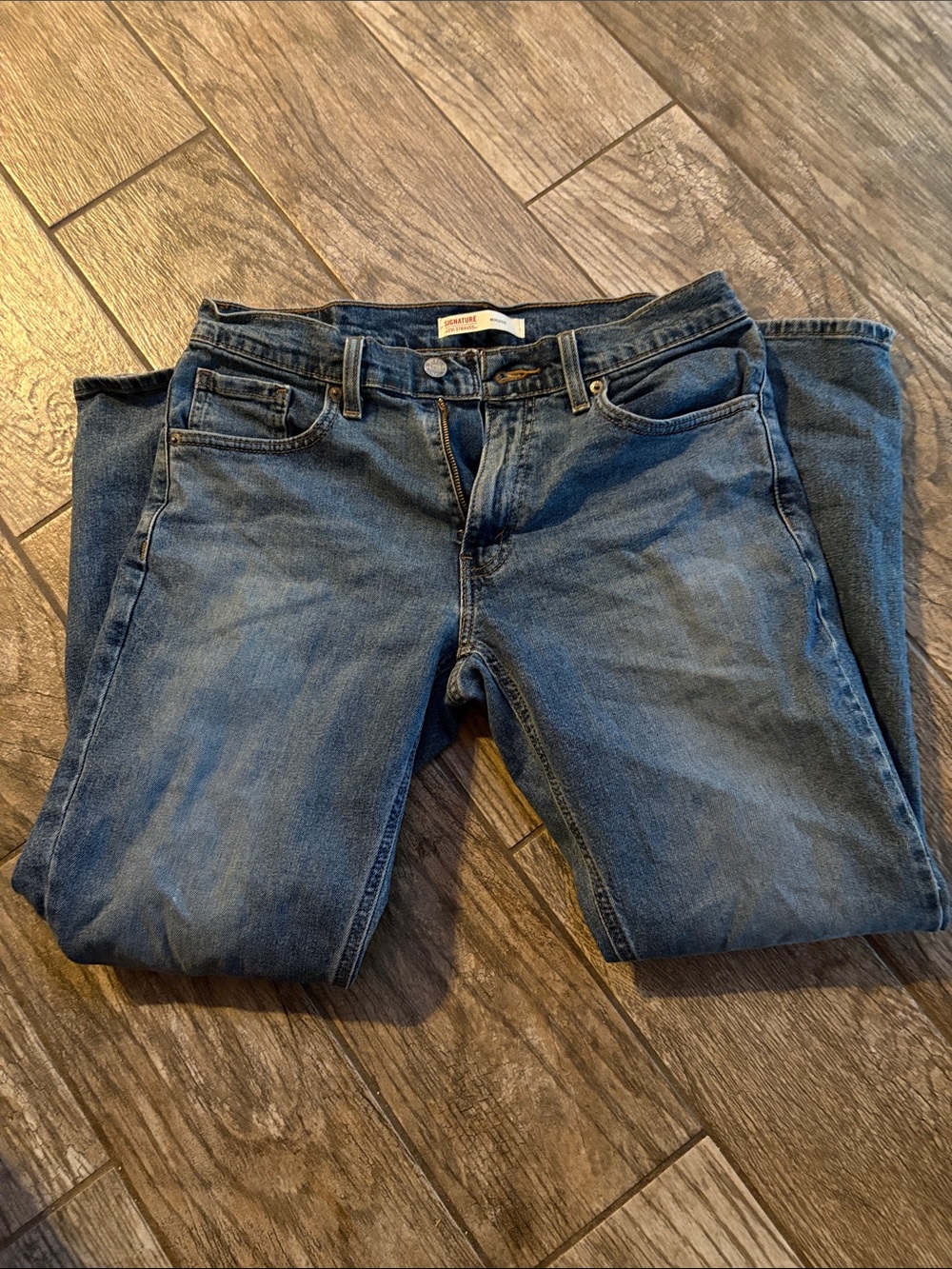 Signature by Levi Strauss Men's Medium Blue Straight Jeans